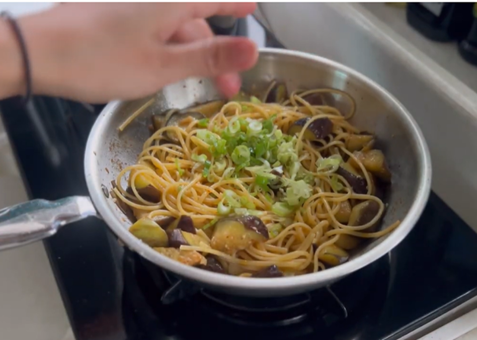 조리가 진행 중인 음식 사진